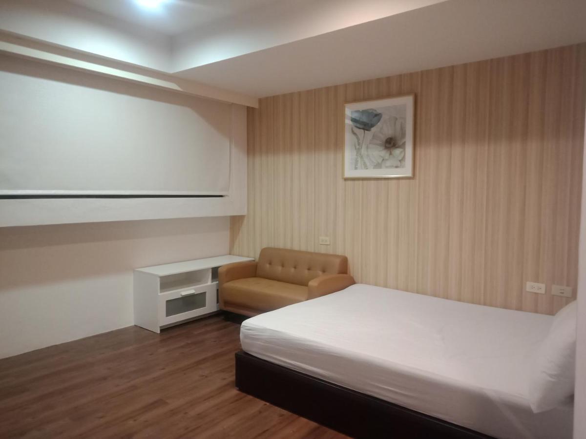 Ez Stay 西門邑居 Taipei Esterno foto