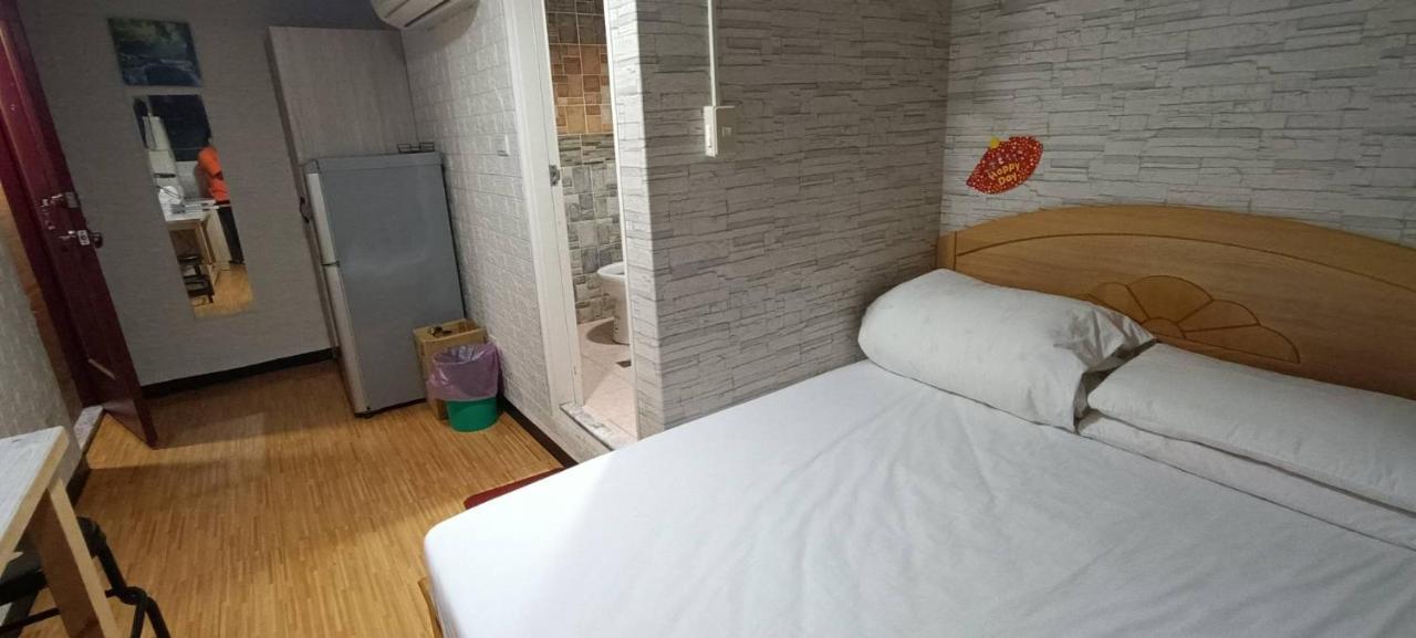 Ez Stay 西門邑居 Taipei Esterno foto