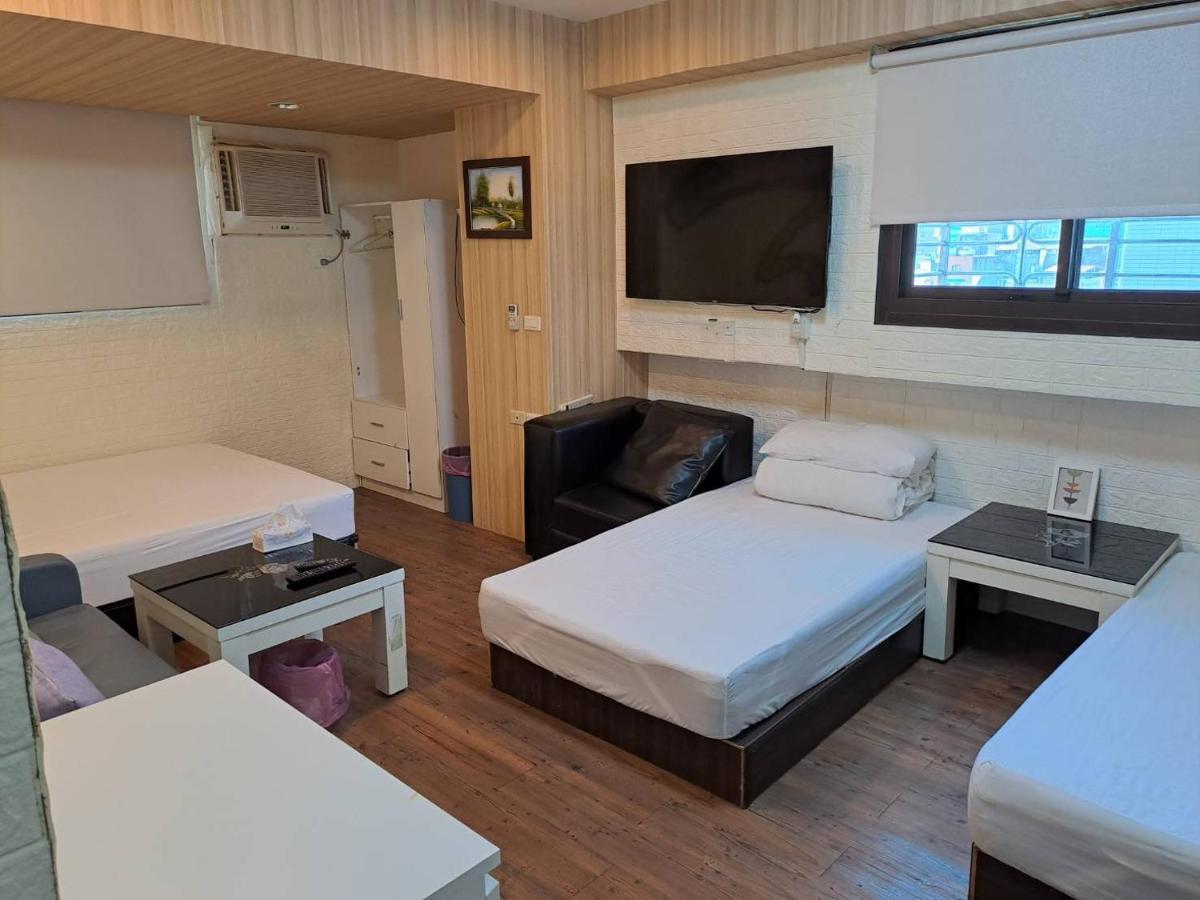 Ez Stay 西門邑居 Taipei Esterno foto